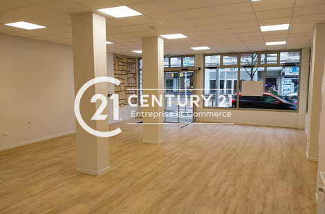 Location Locaux commerciaux SAINT-NAZAIRE 150 m²