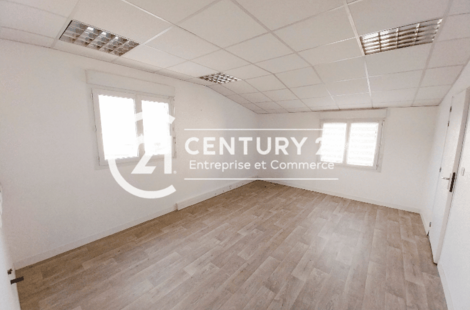 Vente Bureaux SAINT-LYPHARD 58 m²