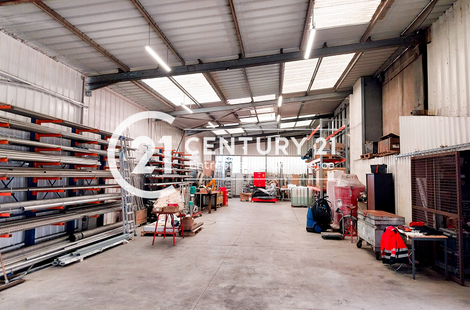 Location Locaux d'activités TRIGNAC 900 m²