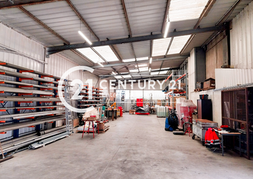 Location Locaux d'activités TRIGNAC 900 m²