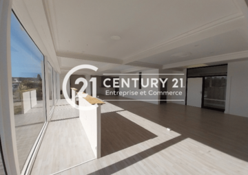 Location Bureaux LE POULIGUEN 157 m²