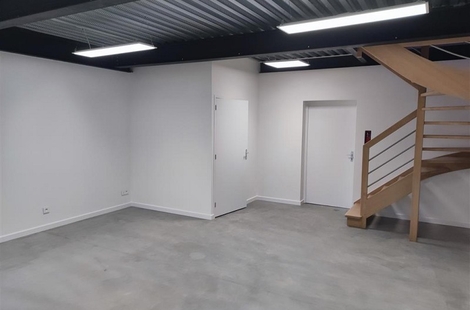 Location Locaux d'activités DONGES 184 m²
